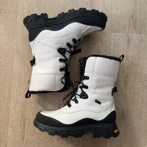 UGG Adirondack Meridian Boot High White 1143839-WHT Size 7 women’s New